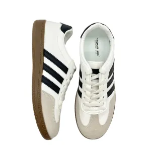 Black stripe sneaker