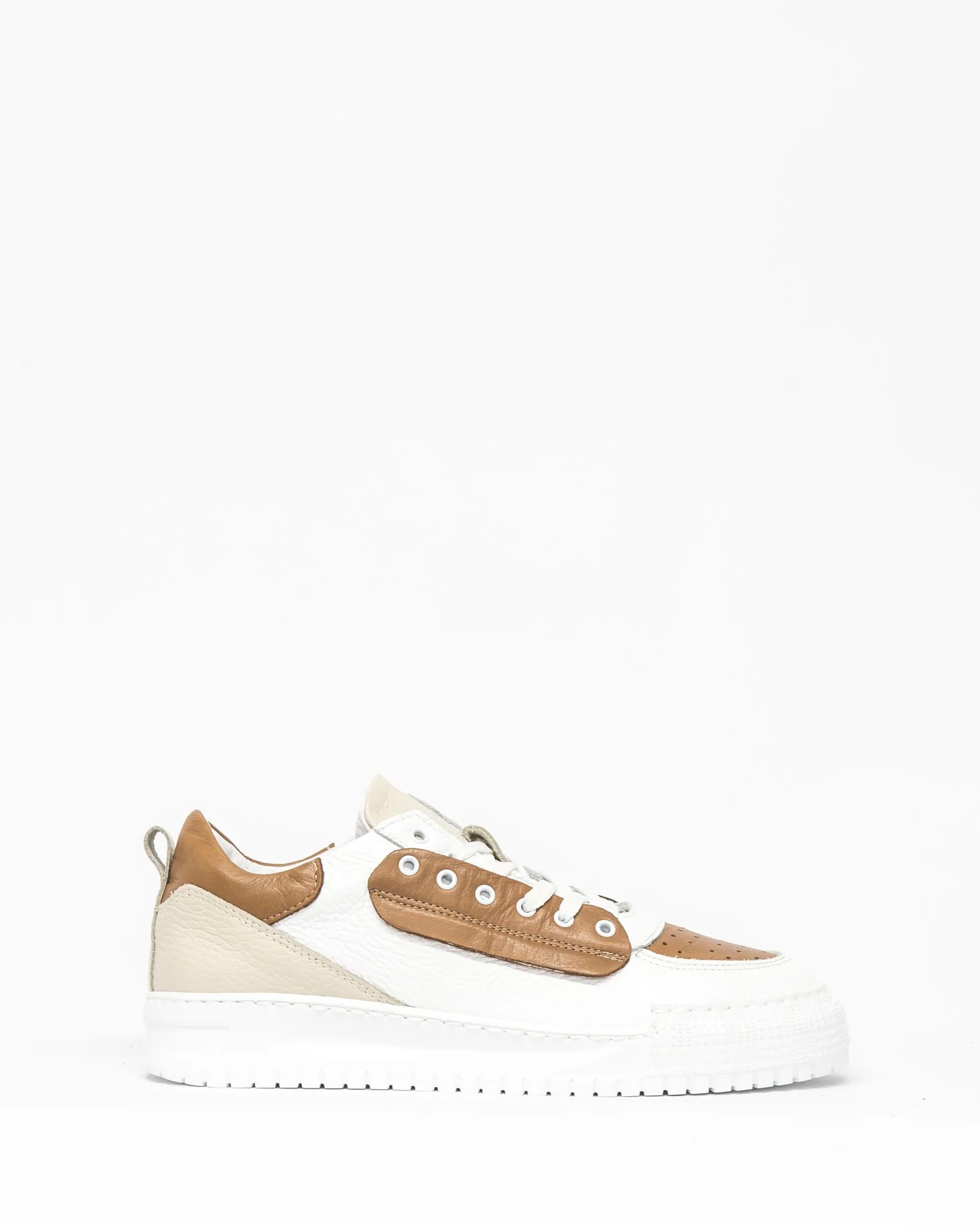 Cache Sneaker