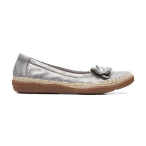 Clarks Women's Elaina Jade Pewter | Warm Beige Leather