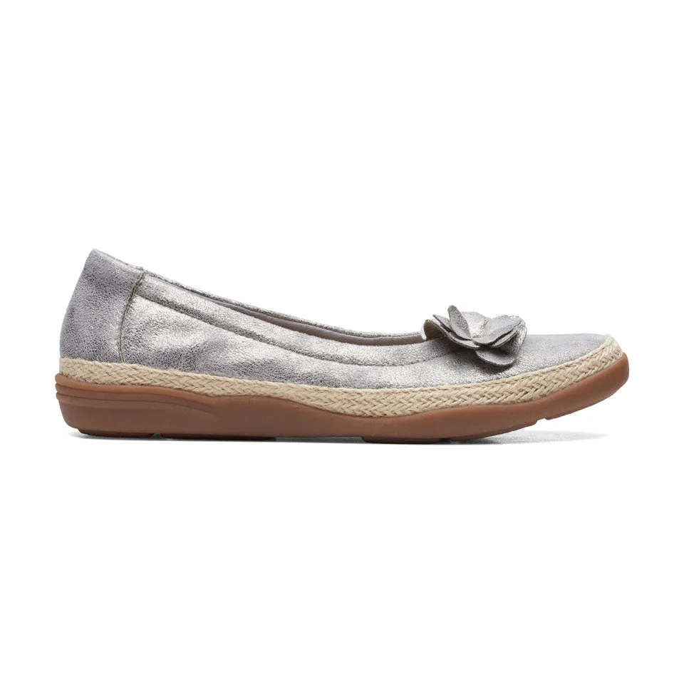 Clarks Women's Elaina Jade Pewter | Warm Beige Leather