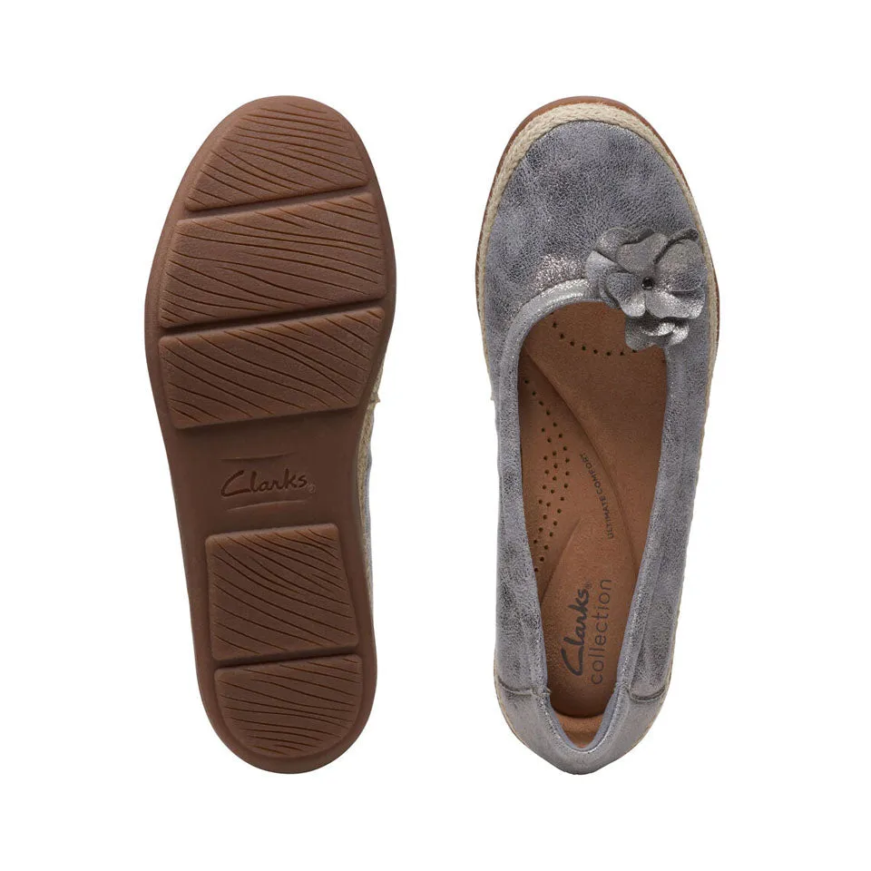 Clarks Women's Elaina Jade Pewter | Warm Beige Leather