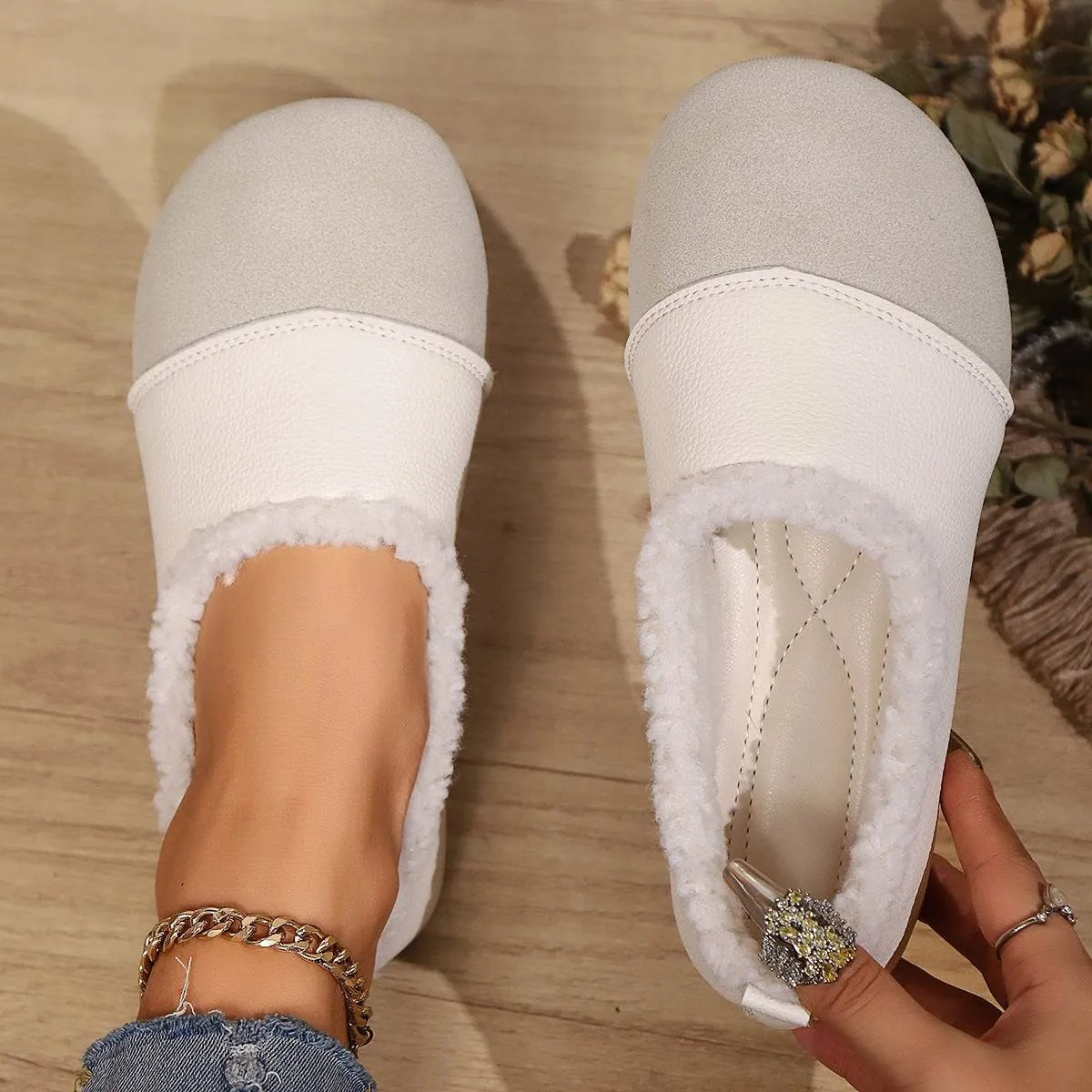 Cozy Plush-Trimmed Flats – Comfort Meets Chic Retro Style