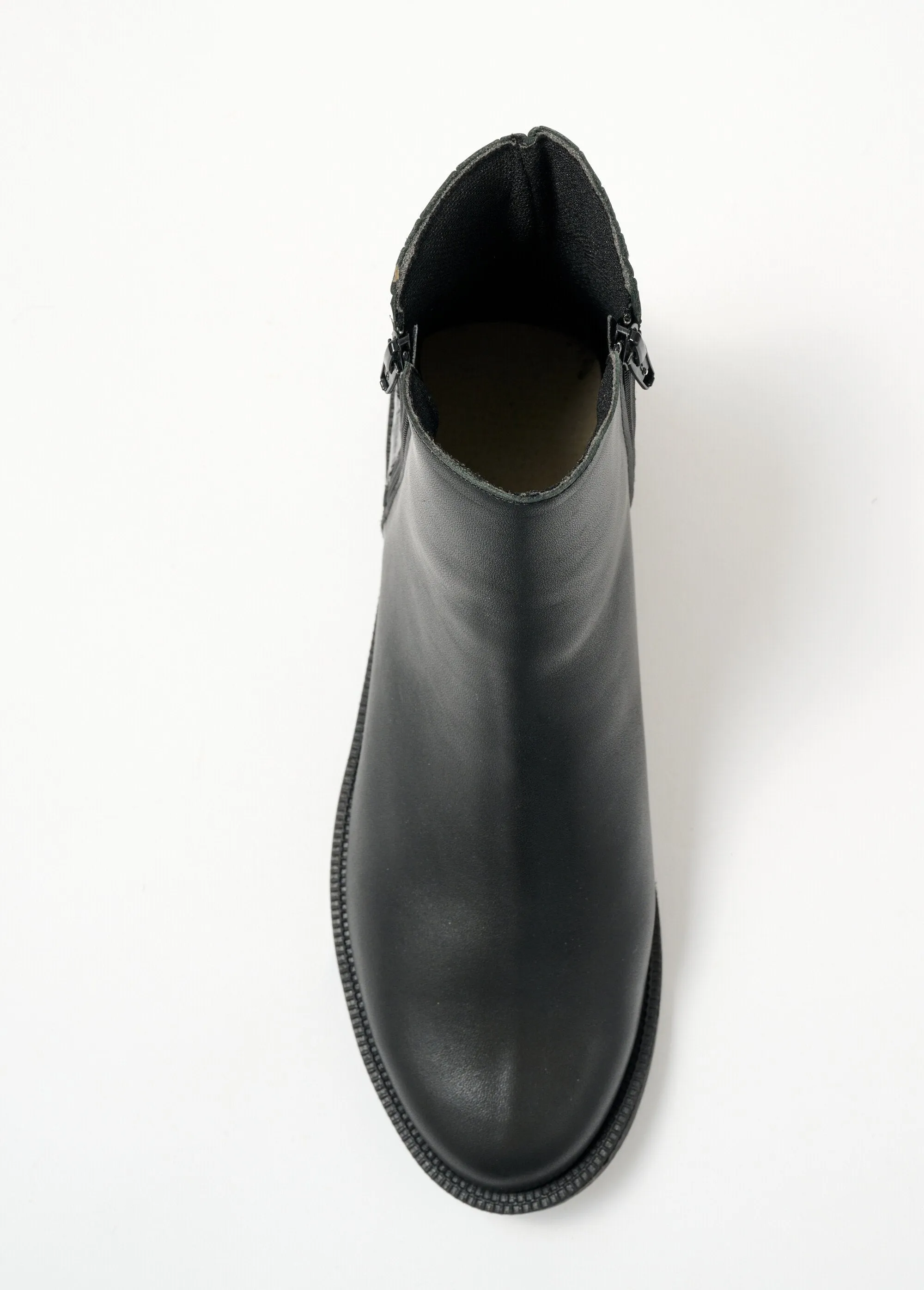 Crocodile-effect leather comfort width zipped boots