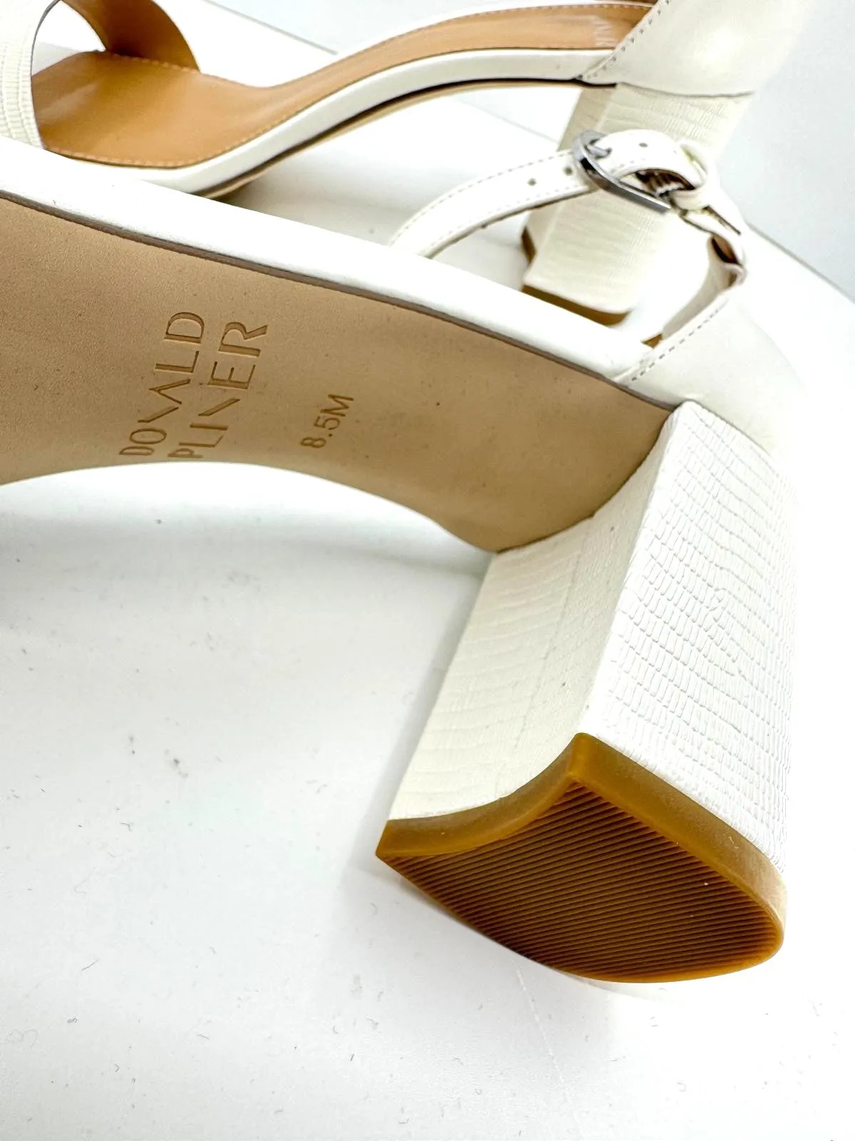 DONAL J PLINER FARAH LEATHER OPEN-TOE ANKLE STRAP SANDALS