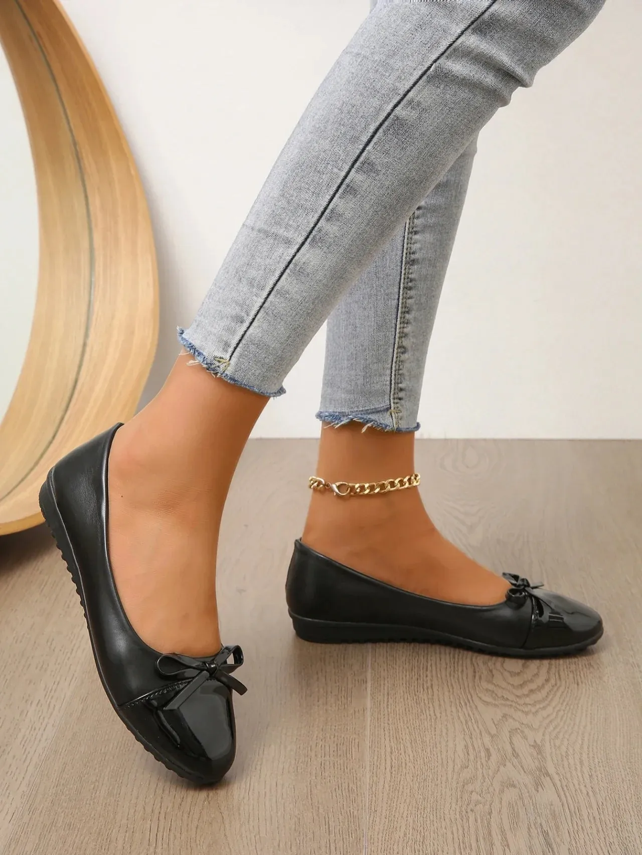 Elegant Bow Design Women's Flats - Casual Comfort