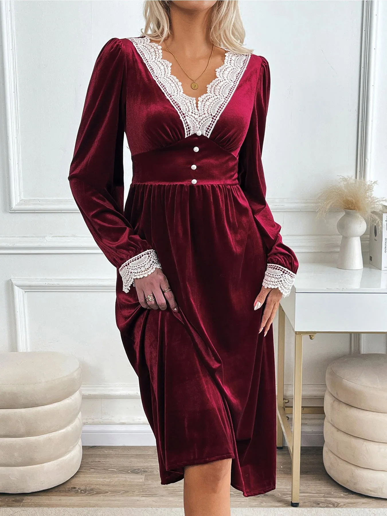 Elegant Contrasting Lace Velvet Patchwork Long Sleeve Dress
