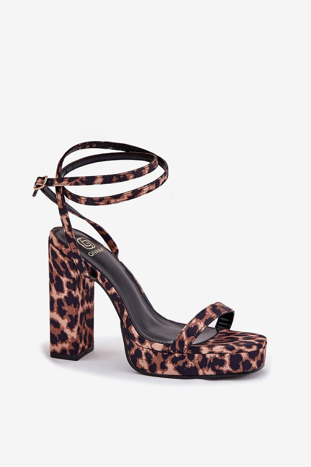 Heel sandals Step in style