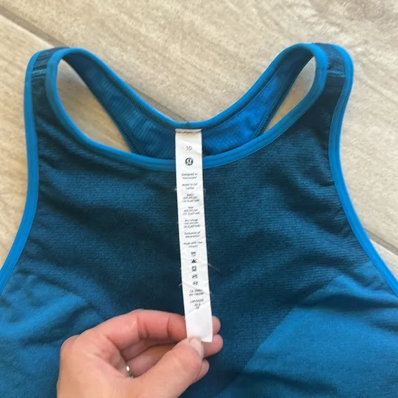 Lululemon Seamless Mesh Supportive Training Tank TopPoolside