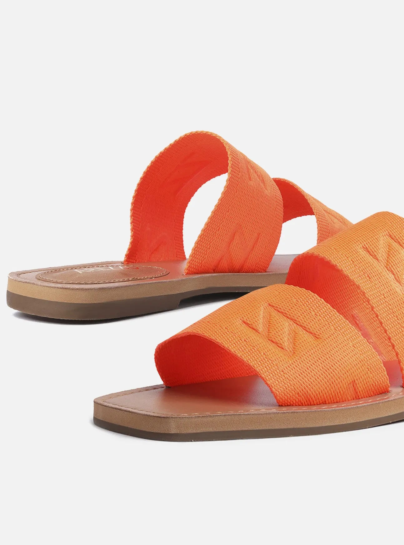 Noemi Flat Sandal