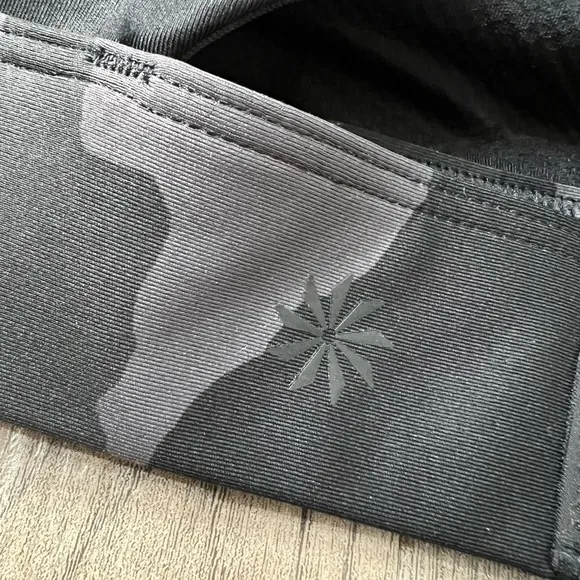 NWT Athleta Ultimate Printed Bra