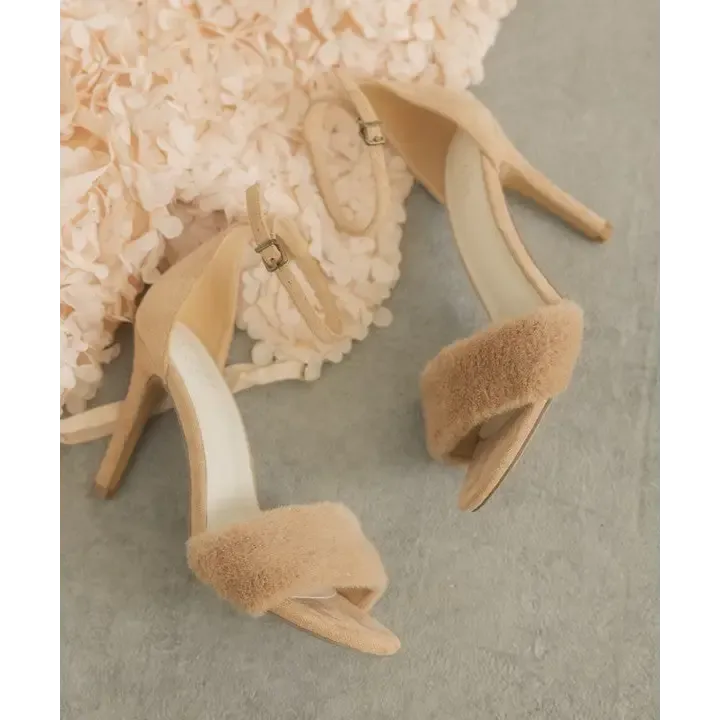 OASIS SOCIETY Hadley   Feather Heels