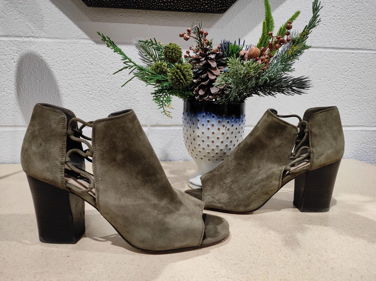 Town Shoes Olive Green Suede Post Peep-toe Shootie Bootie Size- 8M