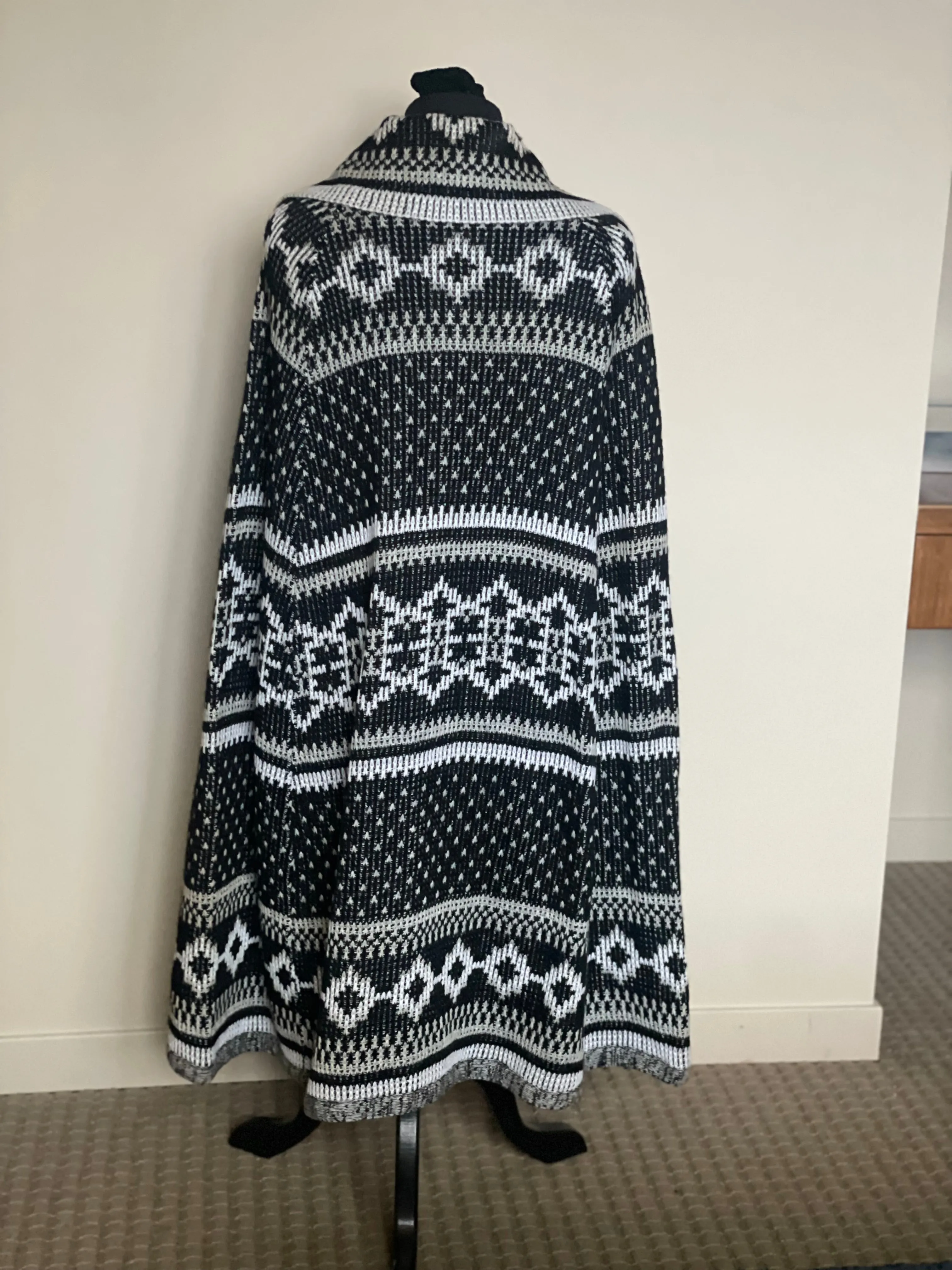 Vintage Cape in Black and White