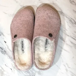 Zermatt big kids pink shearling slipper 34 220 L3 size 3-3.5